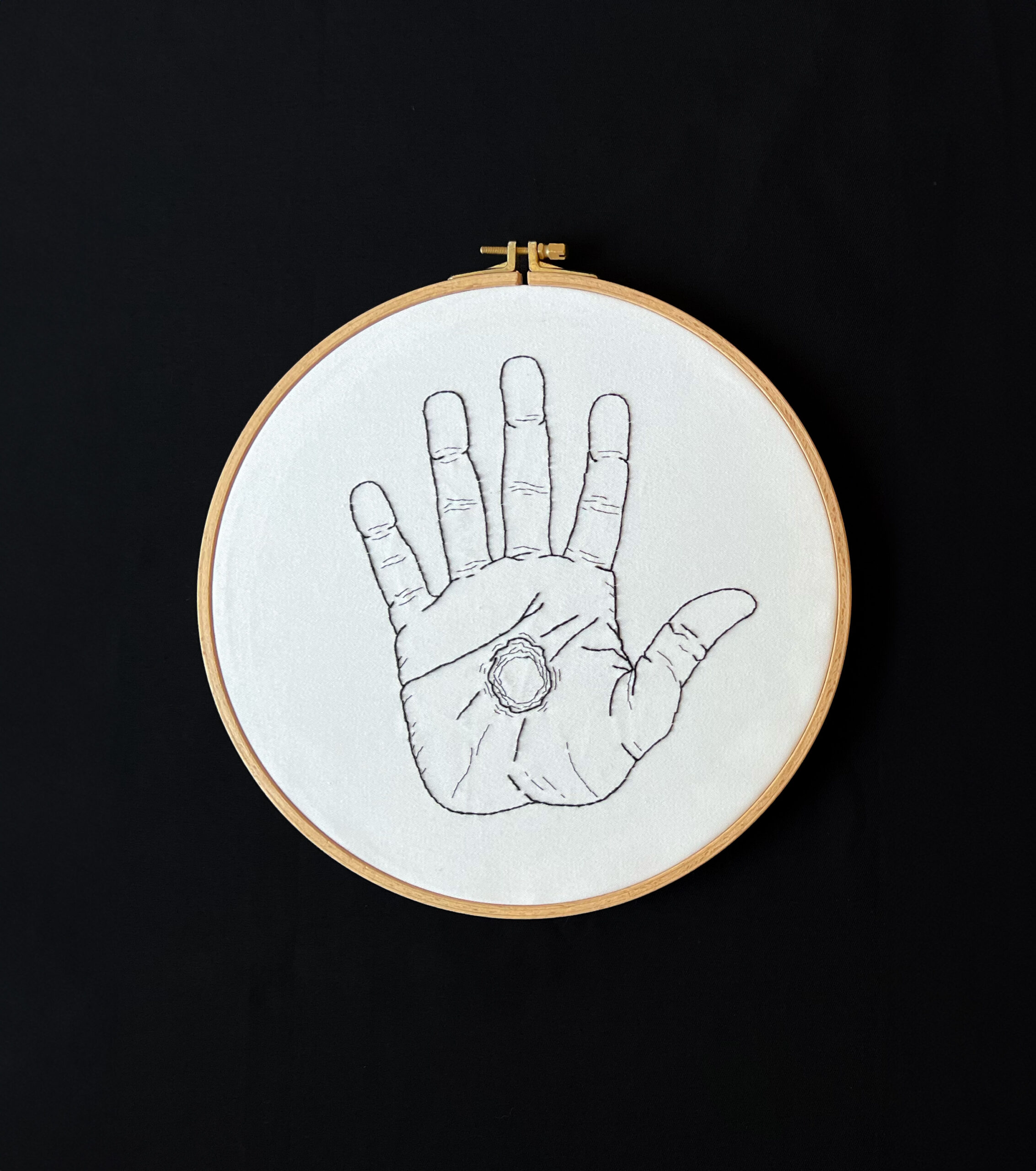 Hand - מרכז אדמונד דה רוטשילד